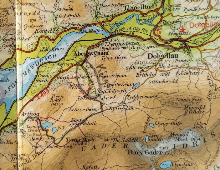A small region of a hypsometric (colour-filled) contour map of the region around Dolgellau and Cader Idris in Wales.